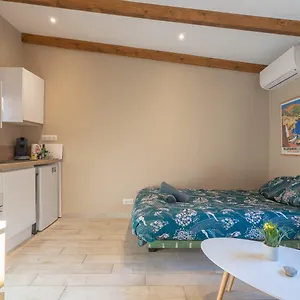 studio-lumineux-10-min-de-la-plage.fr-provencehotel.com/